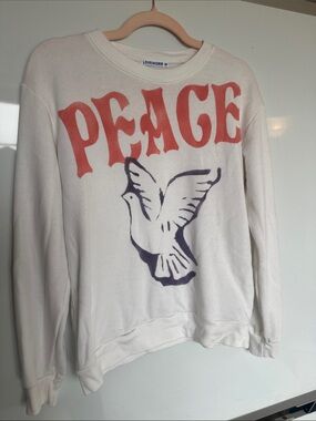 Loveworn Women's Cream 'Peace' Crewneck Sweatshirt